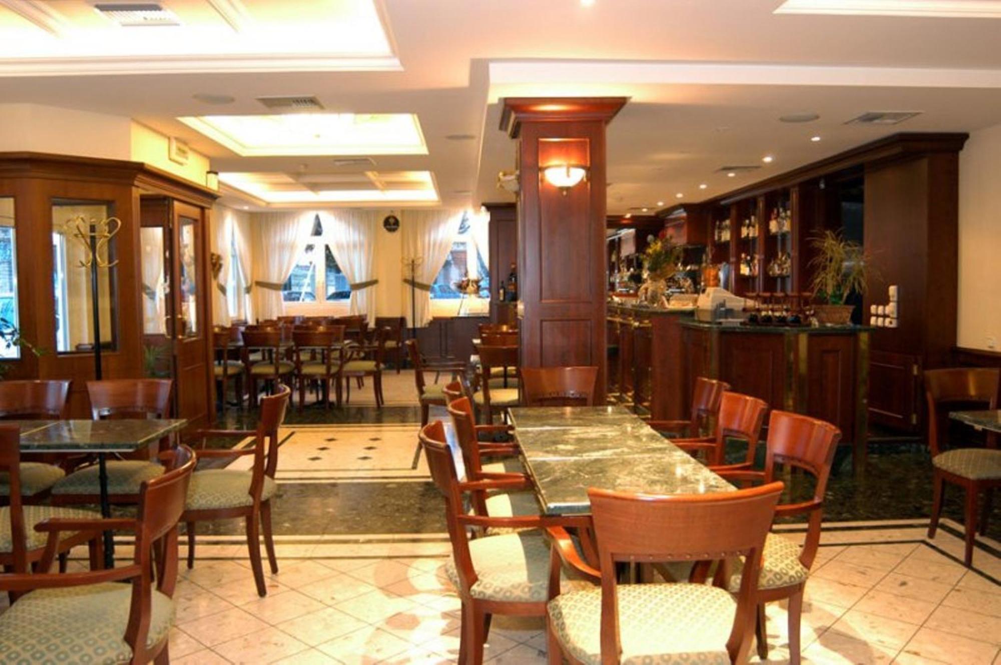 Hotel Kastoria In Kastoria City Restaurant photo